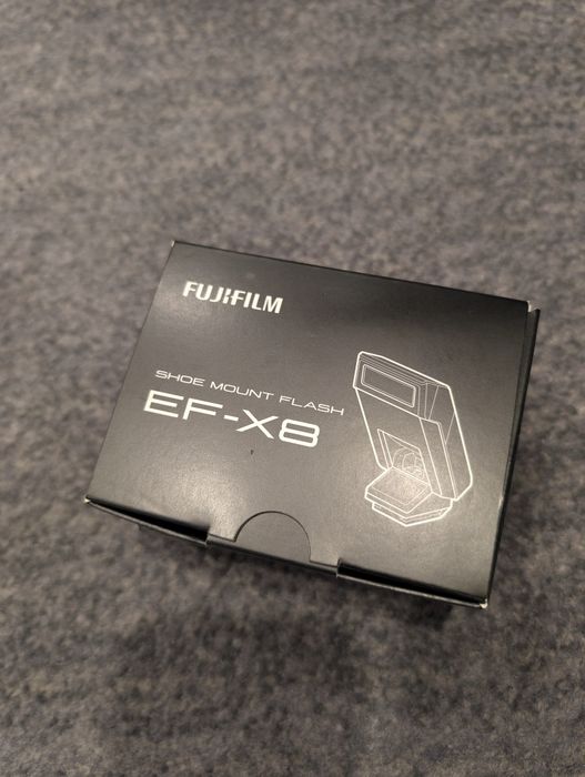 FujiFilm EF-X8 TTL blitz