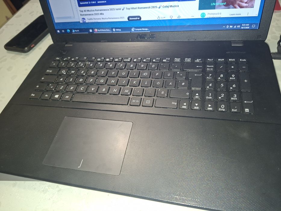 Asus X751, display mare 17", Intel Quad Core, 8 gb ram, 750 gb HDD, baterie ok