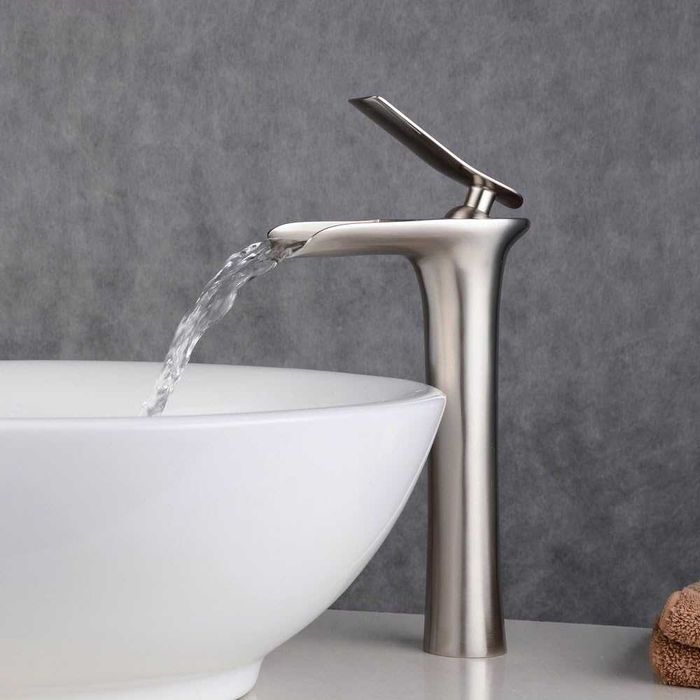 REDUS de la 420 RON, Baterie lavoar cu efect cascada, inaltime medie, Crom Mat (satin), CARTUS CERAMIC
