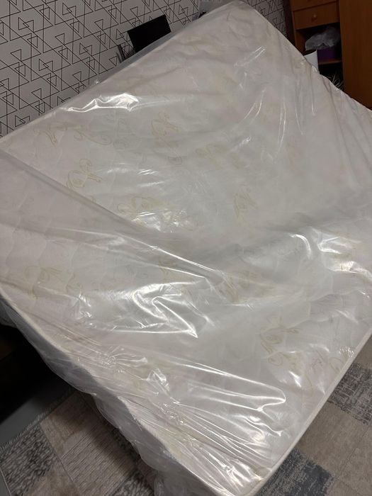 Продам матрас в отличном состоянии