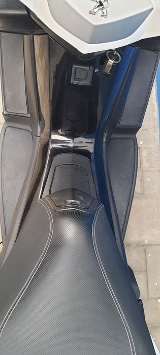 Maxi scuter Peugeot satelis 125 i