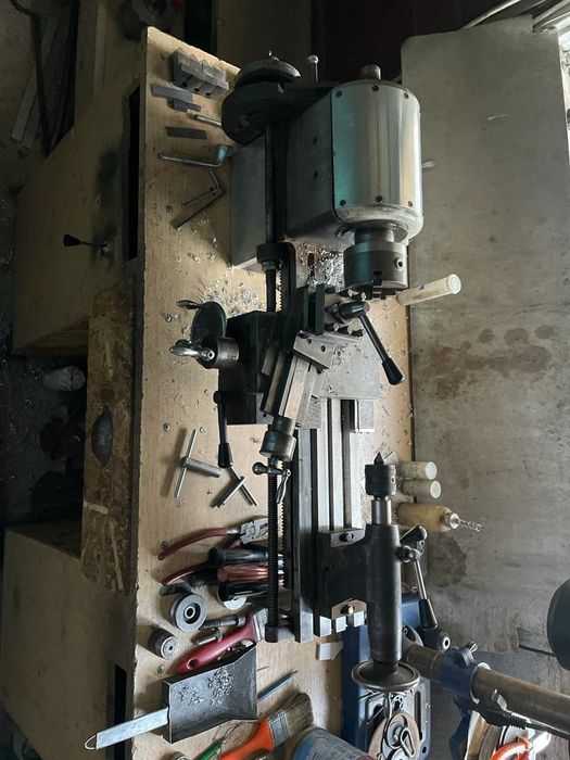 Strung hand made după modelul cehoslovac