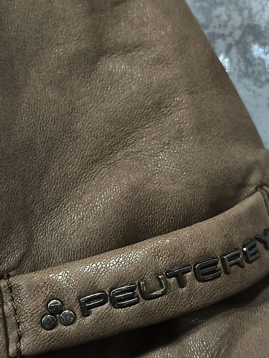Geaca piele Peuterey