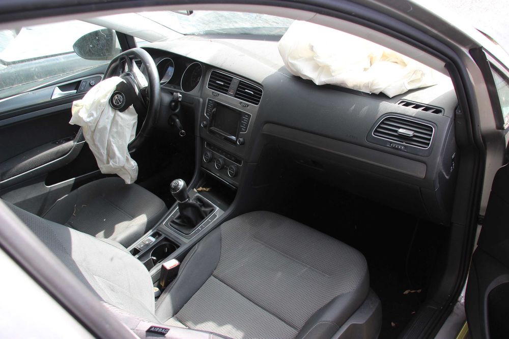 Фолксваген Голф 7  VW GOLF -   1.6 TDI   2013 г.  – Само на части