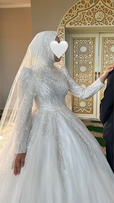 Свадебное закрытое платье