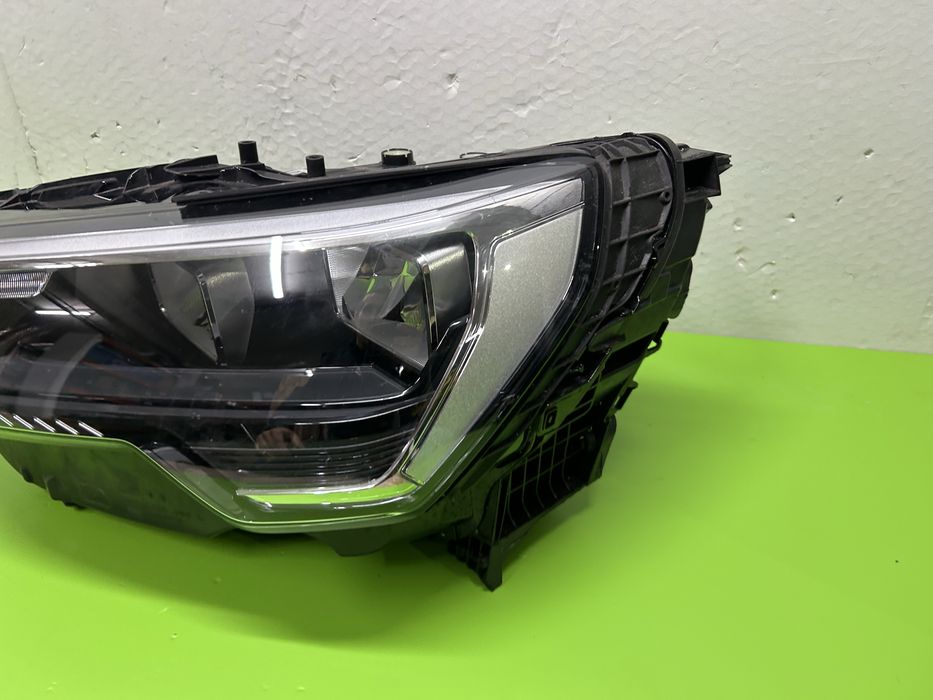 Far faruri Audi Q3 full led 2019-2023 stanga 83A941011