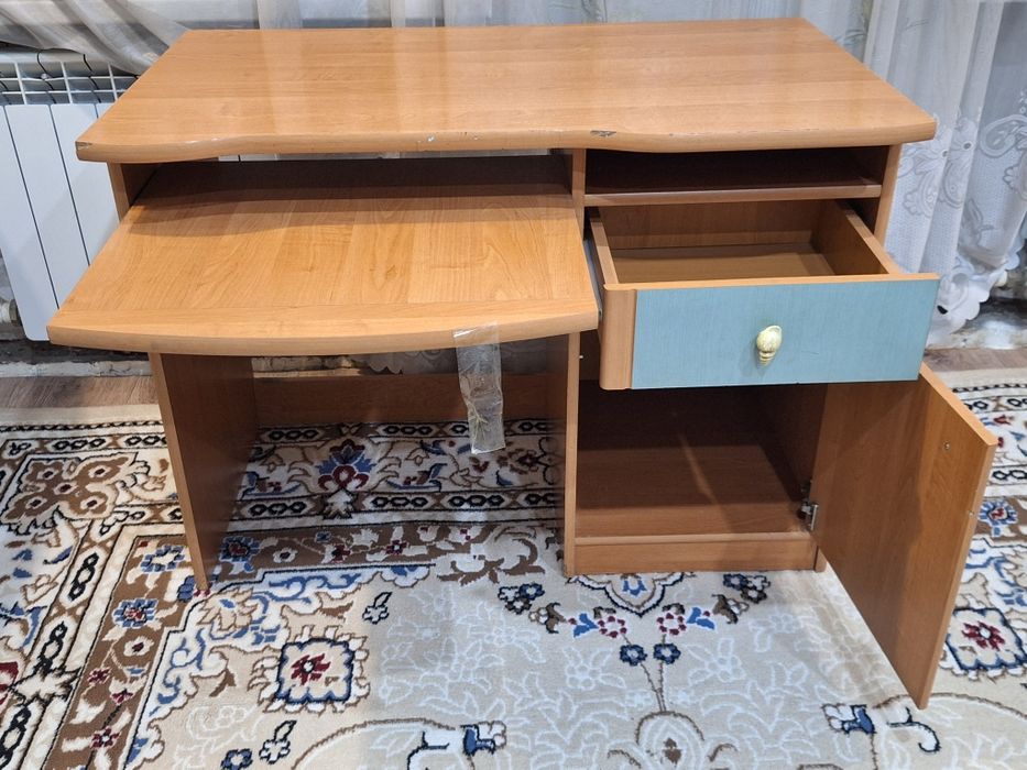 Стол со шкафчиками Б/У