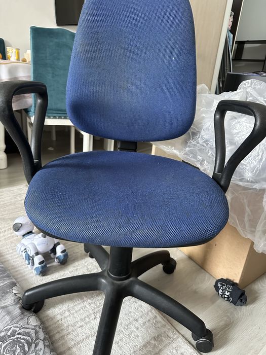 Кресло стул на колесиках