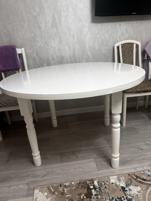 Стол деревянный белый