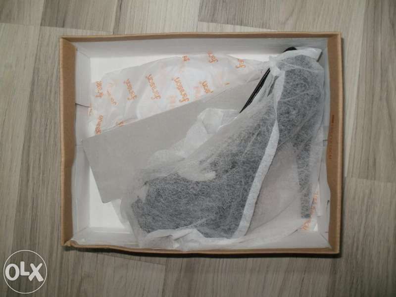 Чисто нови обувки с много висок ток+подарък