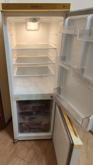 Срочно продаю холодильник LG GC 269YA