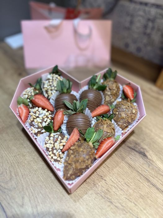 Клубника в шоколаде Караганда