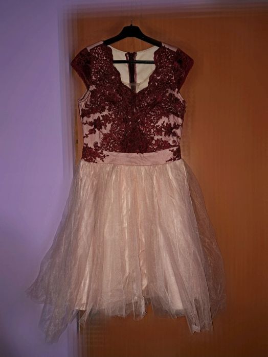 Rochie scurtă de ocazie