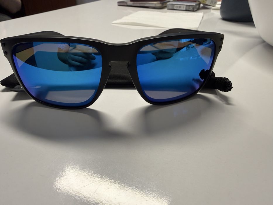 Слънчеви очила OAKLEY