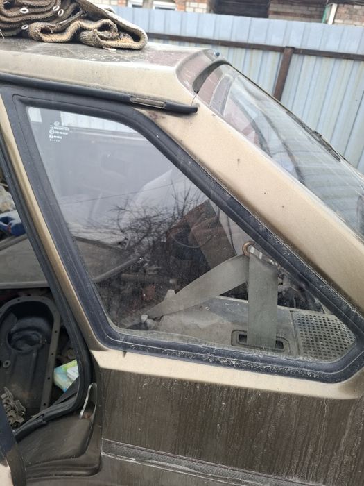 ЗАПЧАСТИ (двери,сидения,бампера)