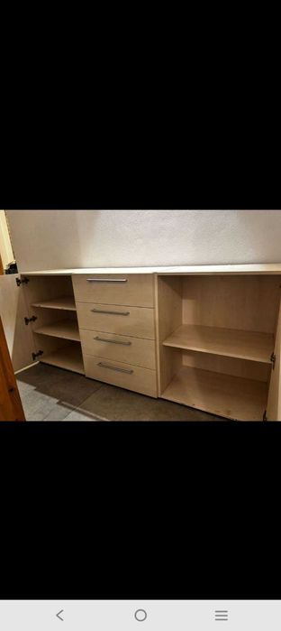 Vând comodă cu sertare și uși