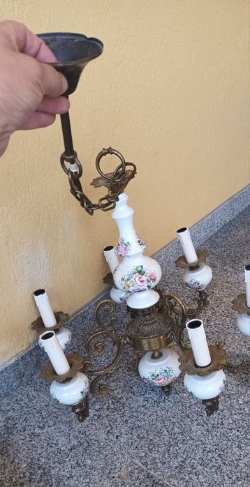 Lustra veche, Bronz și porțelan pictat