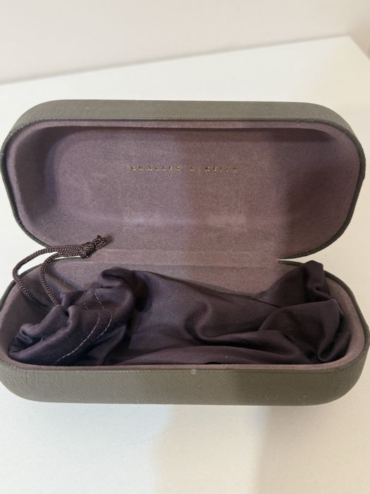 Очки солнцезащитные