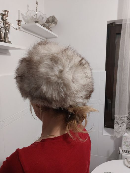 Căciulă de damă din blană naturală de vulpe argintie