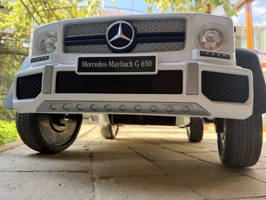 Masina electrica mercedes maybach G 650