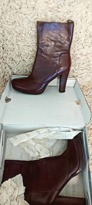 Обувки на символични цени/естествена кожа/