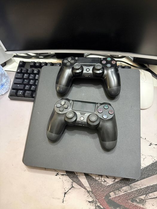 Ps 4 slim srochna sotiladi