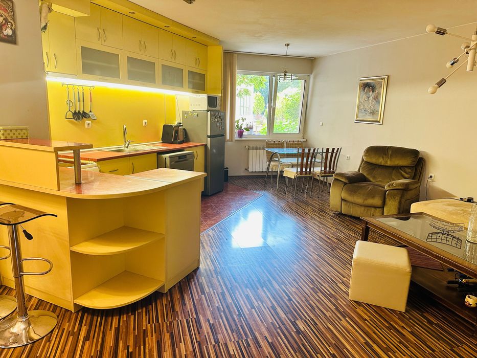 Тристаен апартамент в Павлово