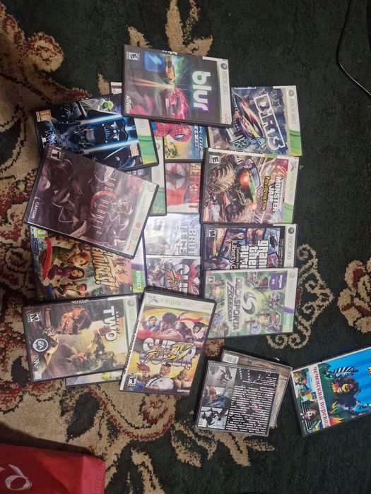 Продам ixbox не включается не знаю причину