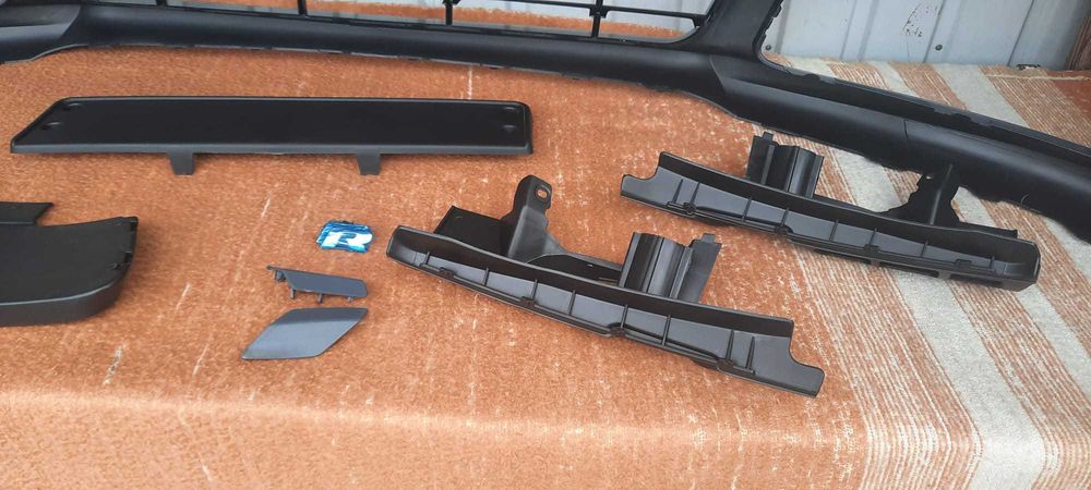 Bara Fata VW Golf 6 intre 2008-2013 R20-look - OUTLET