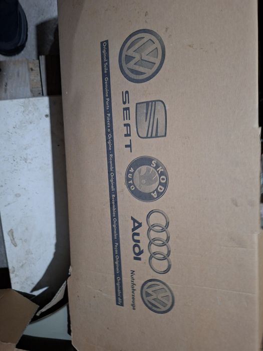 VIND  ARIPĂ SKODA NOUĂ  partea stingă și bare portbagaj