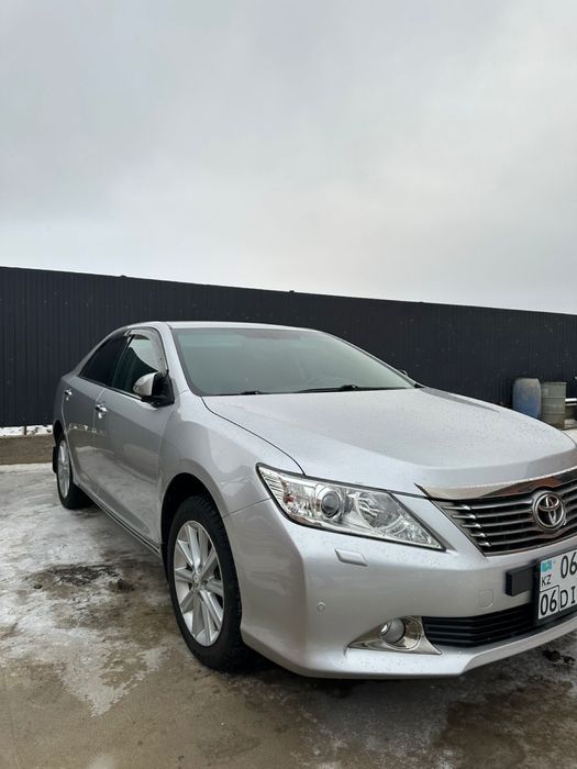 Toyot camry 50 серого цвета