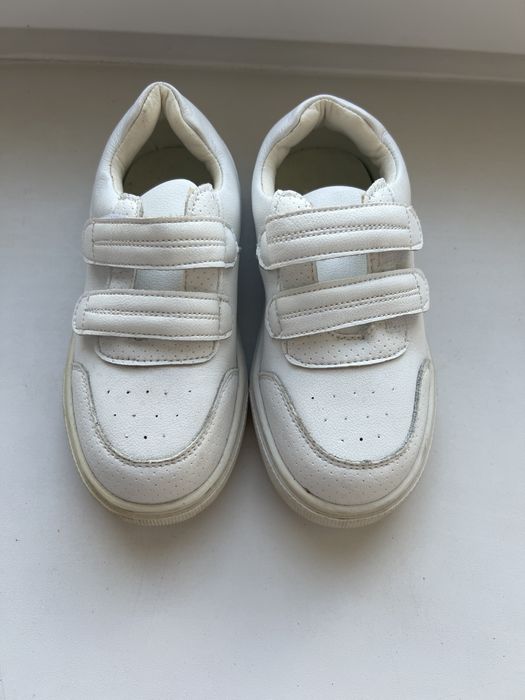 Туфли и кеды десткие