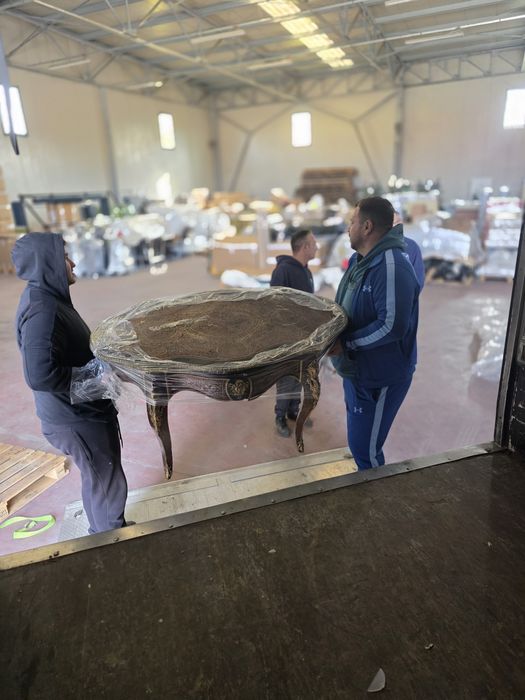 Mutari mobila transport bagaje carat pe scări marfa Demontare mobilier