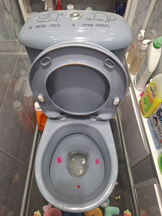 Продам унитаз в хорошем состоянии