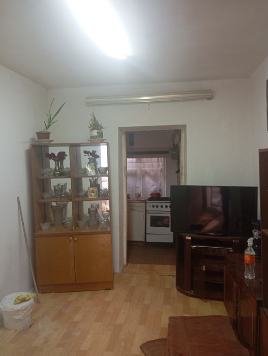 Продаётся 1 комнатная общий двор,без ремонта,Рисовый,30 кв.м,22 500 уе