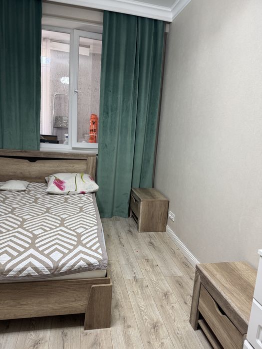 Продам спальный гарнитур