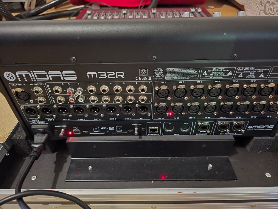 Midas M32 live  scene bune schimb cu L3600FD dynacord