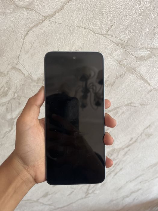 Redmi 12 сини свет