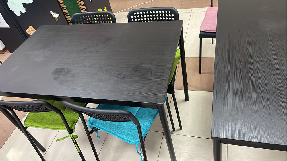 Vand set (masa si 4 scaune )