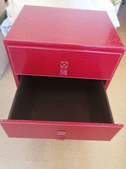 Тумбочка  и пуфик