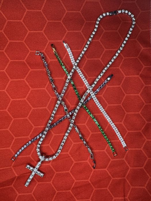 Bratara cu pietricele colarate