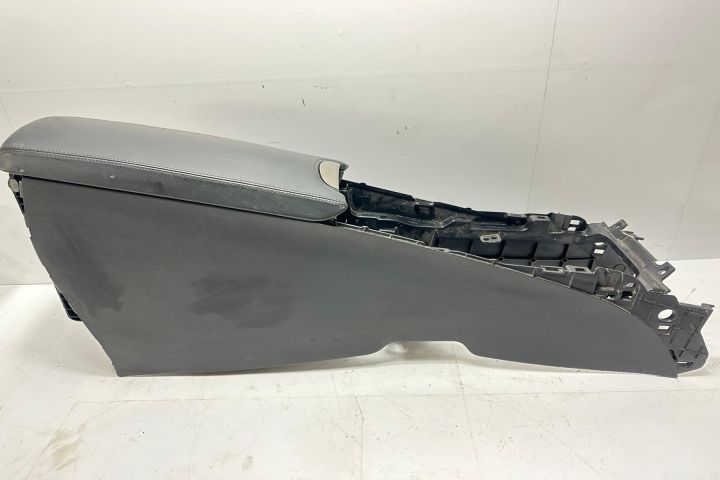 Cotiera 5891105090 Toyota Avensis a 3-a generatie T27 (facelift)