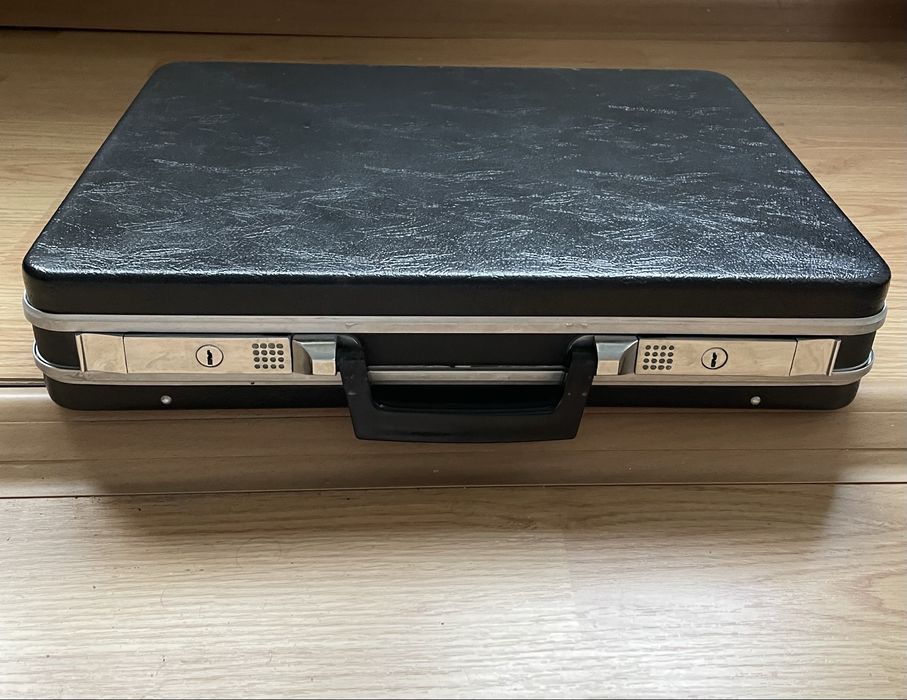 Geanta/servieta/diplomat din ebonita negru