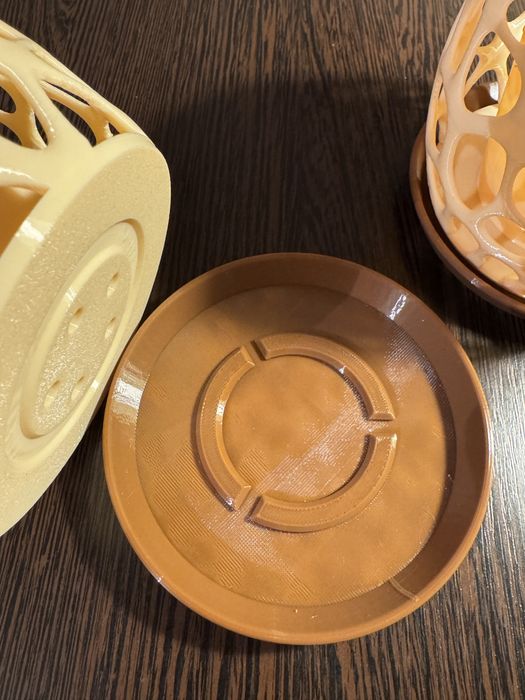 Горшок клетчатой формы