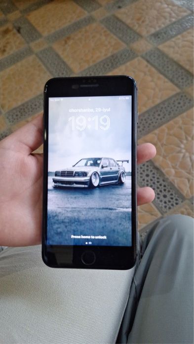 iPhone 13.