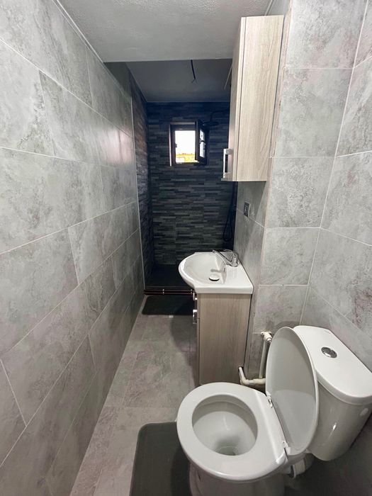 Proprietar, vând apartament 2 camere decomandat, etaj 2/4, zona Olari