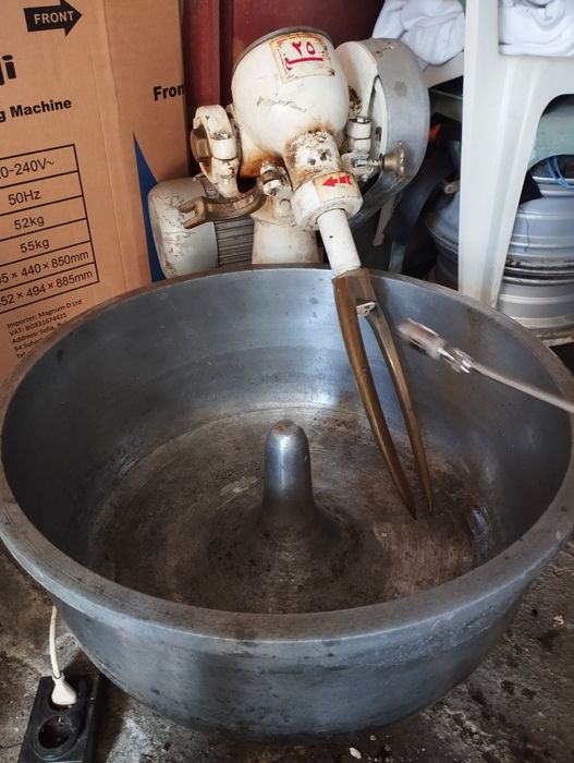 Тестомесачка за 15кг тесто