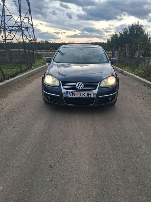 Vând Volkswagen Jetta