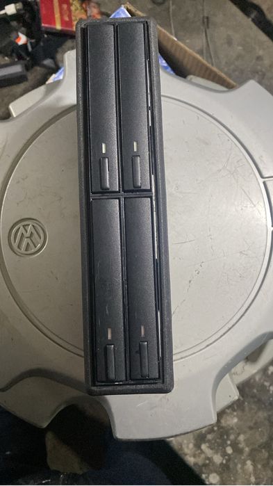 Подкасетник на пассат б3.