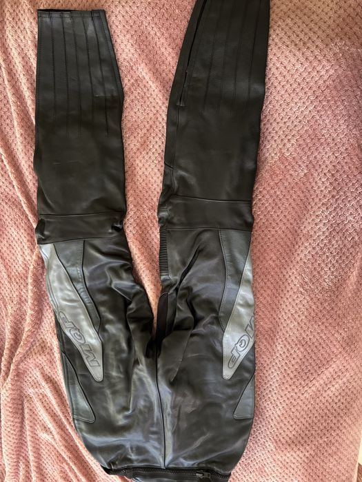 Кожен дамски мото панталон